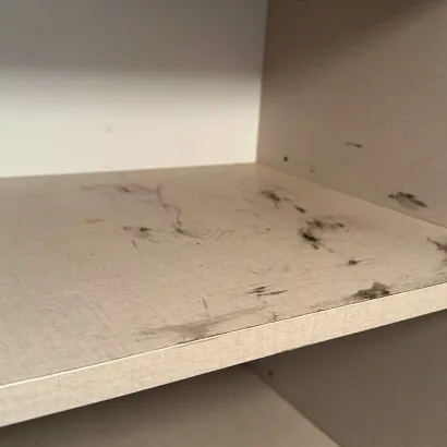 수납장 내부 청소 전