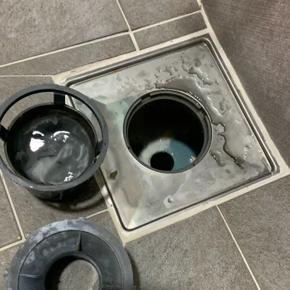 바닥 배수구 청소 후